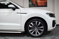 USED 2018 68 VOLKSWAGEN TOUAREG 3.0 V6 R-LINE TECH TDI 5d 282 BHP HUGE SPEC / AIR SUS / TOWBAR
