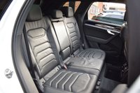USED 2018 68 VOLKSWAGEN TOUAREG 3.0 V6 R-LINE TECH TDI 5d 282 BHP HUGE SPEC / AIR SUS / TOWBAR