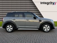 USED 2017 17 MINI COUNTRYMAN 1.5 COOPER 5d 134 BHP SATELITTE NAVIGATION - BLUETOOTH HANDSFREE - MULTIFUNCTION STEERING WHEEL - CRUISE CONTROL WITH BRAKING FUNCTION - DAB RADIO