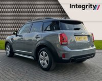 USED 2017 17 MINI COUNTRYMAN 1.5 COOPER 5d 134 BHP SATELITTE NAVIGATION - BLUETOOTH HANDSFREE - MULTIFUNCTION STEERING WHEEL - CRUISE CONTROL WITH BRAKING FUNCTION - DAB RADIO