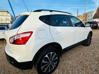 USED 2014 63 NISSAN QASHQAI 1.6 360 5d 117 BHP 1 owner from new in Metallic Pearl Storm White
