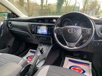 USED 2018 18 TOYOTA AURIS 1.8 VVT-I ICON TECH TOURING SPORTS 5d 135 BHP 2018 TOYOTA AURIS SPORTS TOURER - HYBRID - AUTOMATIC - 1 FORMER KEEPER - SERVICE HISTORY - CO/2 EMISSION ONLY 083 G/KM - AUTOTRADER RETAIL RATING 83/100