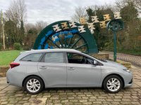 USED 2018 18 TOYOTA AURIS 1.8 VVT-I ICON TECH TOURING SPORTS 5d 135 BHP 2018 TOYOTA AURIS SPORTS TOURER - HYBRID - AUTOMATIC - 1 FORMER KEEPER - SERVICE HISTORY - CO/2 EMISSION ONLY 083 G/KM - AUTOTRADER RETAIL RATING 83/100