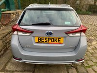 USED 2018 18 TOYOTA AURIS 1.8 VVT-I ICON TECH TOURING SPORTS 5d 135 BHP 2018 TOYOTA AURIS SPORTS TOURER - HYBRID - AUTOMATIC - 1 FORMER KEEPER - SERVICE HISTORY - CO/2 EMISSION ONLY 083 G/KM - AUTOTRADER RETAIL RATING 83/100