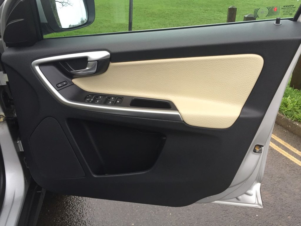 USED 2011 11 VOLVO XC60 D3 [163] SE Lux 5dr Geartronic DAB NAVIGATION PREMIUM SOUND