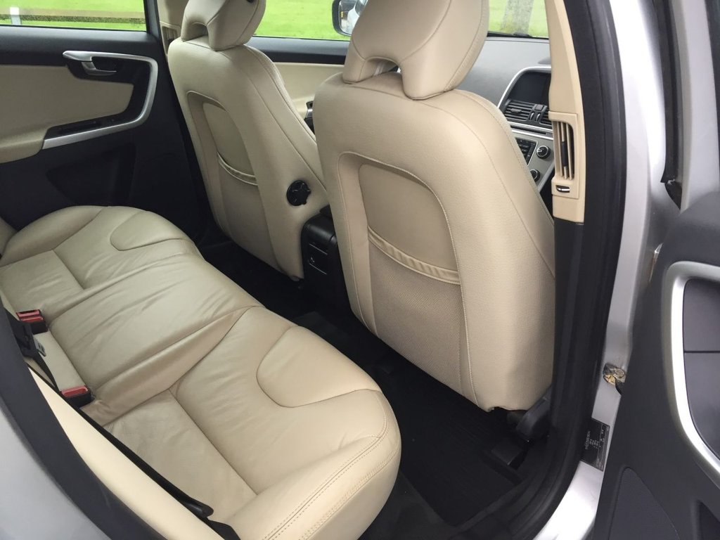 USED 2011 11 VOLVO XC60 D3 [163] SE Lux 5dr Geartronic DAB NAVIGATION PREMIUM SOUND