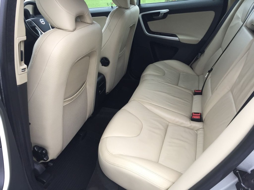 USED 2011 11 VOLVO XC60 D3 [163] SE Lux 5dr Geartronic DAB NAVIGATION PREMIUM SOUND