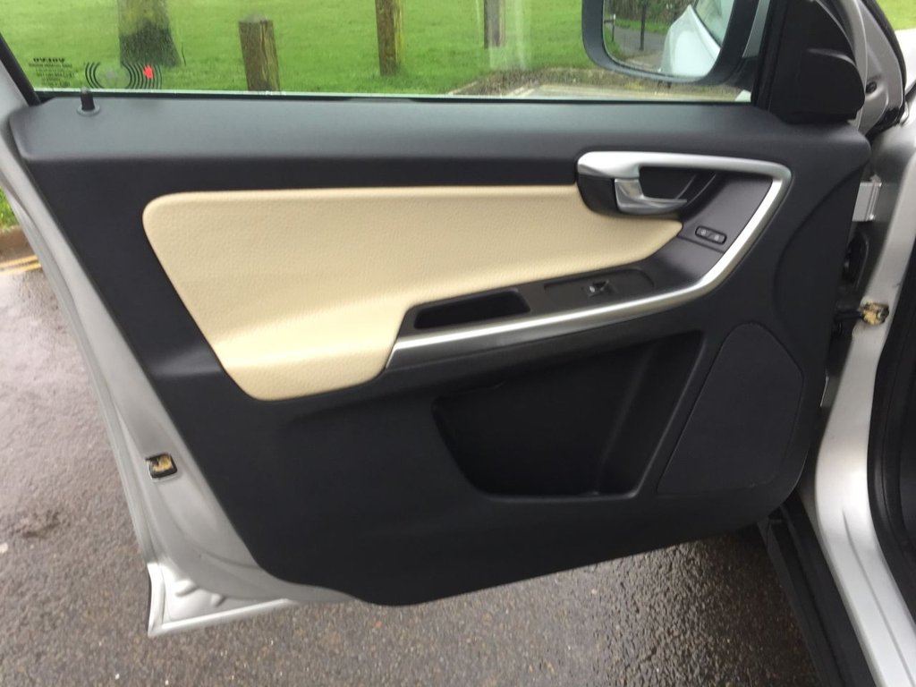 USED 2011 11 VOLVO XC60 D3 [163] SE Lux 5dr Geartronic DAB NAVIGATION PREMIUM SOUND