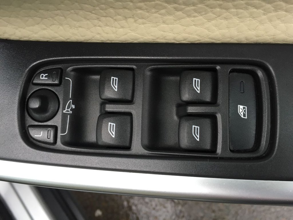 USED 2011 11 VOLVO XC60 D3 [163] SE Lux 5dr Geartronic DAB NAVIGATION PREMIUM SOUND