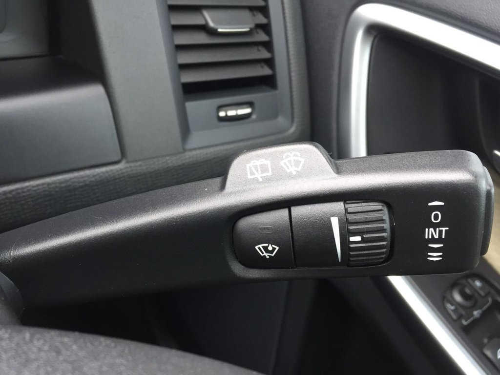 USED 2011 11 VOLVO XC60 D3 [163] SE Lux 5dr Geartronic DAB NAVIGATION PREMIUM SOUND