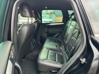 USED 2013 13 VOLKSWAGEN TOUAREG 3.0 V6 ALTITUDE TDI BLUEMOTION TECHNOLOGY 5d 202 BHP FULL SERVICE HISTORY, 2 KEYS AND BOOK PACK, FRESH SERVICE + 12M MOT WITHIN THE SALE