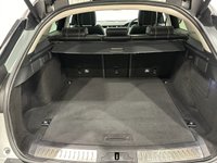 USED 2018 18 LAND ROVER RANGE ROVER VELAR 3.0 S 5d 296 BHP Sliding Panoramic Glass Roof, Heated Steering Wheel, Head Up Display, Front And Rear Parking Aid, Lockable Cooled Glovebox, Electrically Adjustable Steering Column,