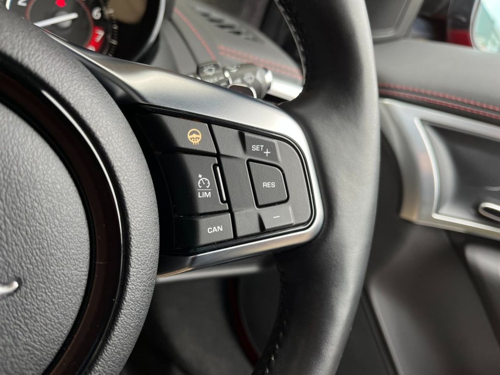 USED 2019 69 JAGUAR F-TYPE 3.0 V6 CHEQUERED FLAG 2d 375 BHP AWD 