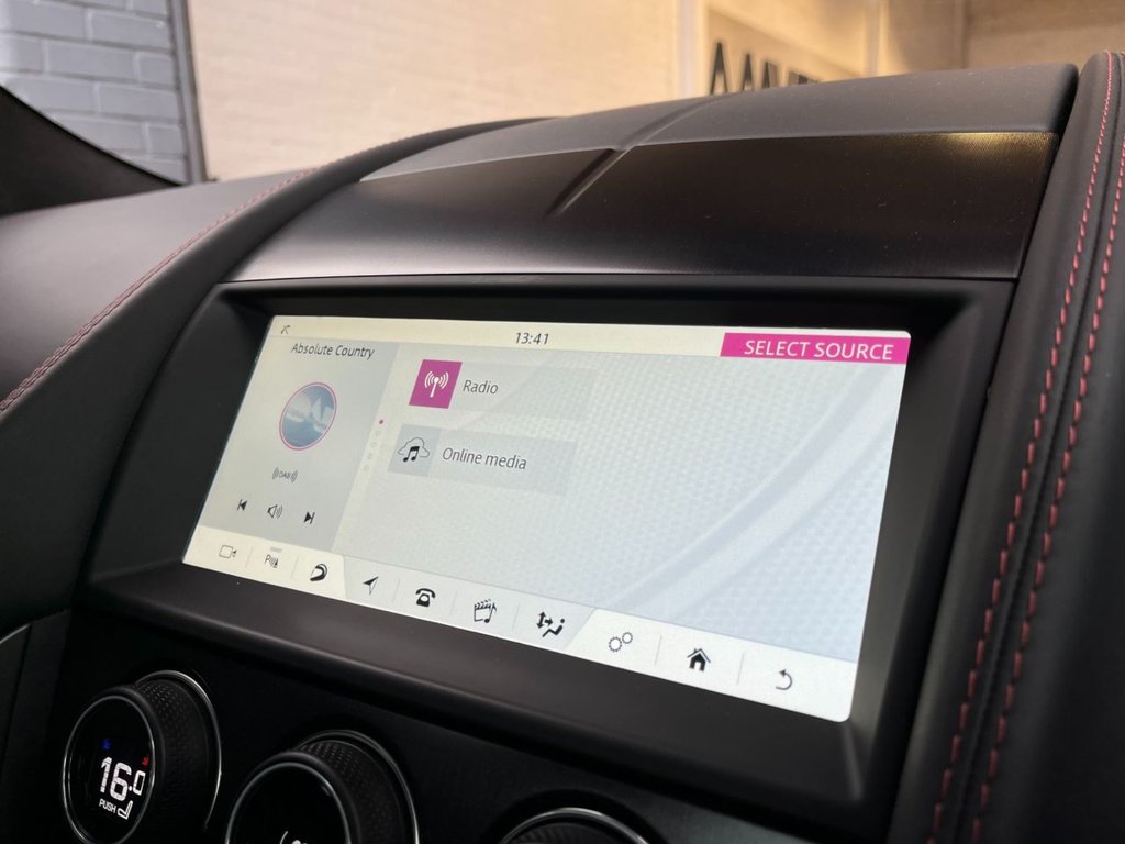 USED 2019 69 JAGUAR F-TYPE 3.0 V6 CHEQUERED FLAG 2d 375 BHP AWD 