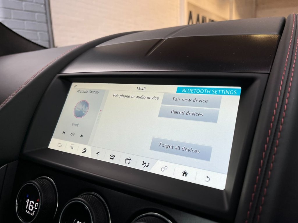 USED 2019 69 JAGUAR F-TYPE 3.0 V6 CHEQUERED FLAG 2d 375 BHP AWD 