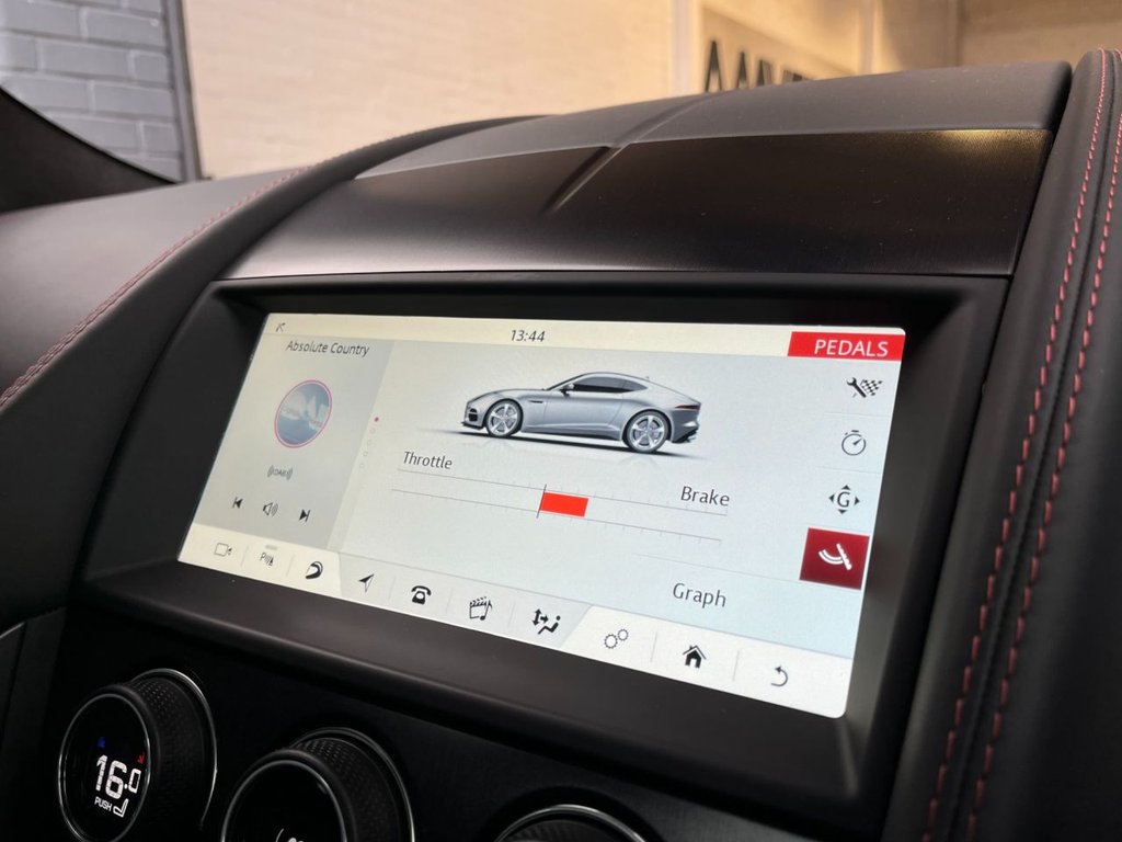 USED 2019 69 JAGUAR F-TYPE 3.0 V6 CHEQUERED FLAG 2d 375 BHP AWD 