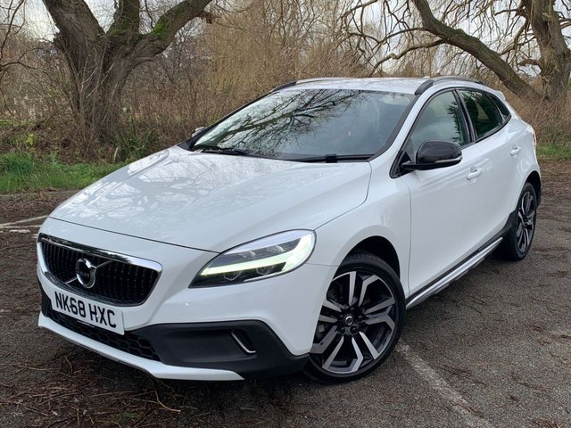 View our VOLVO V40