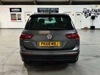 USED 2018 68 VOLKSWAGEN TIGUAN 2.0 SE NAVIGATION TDI 5d 148 BHP 