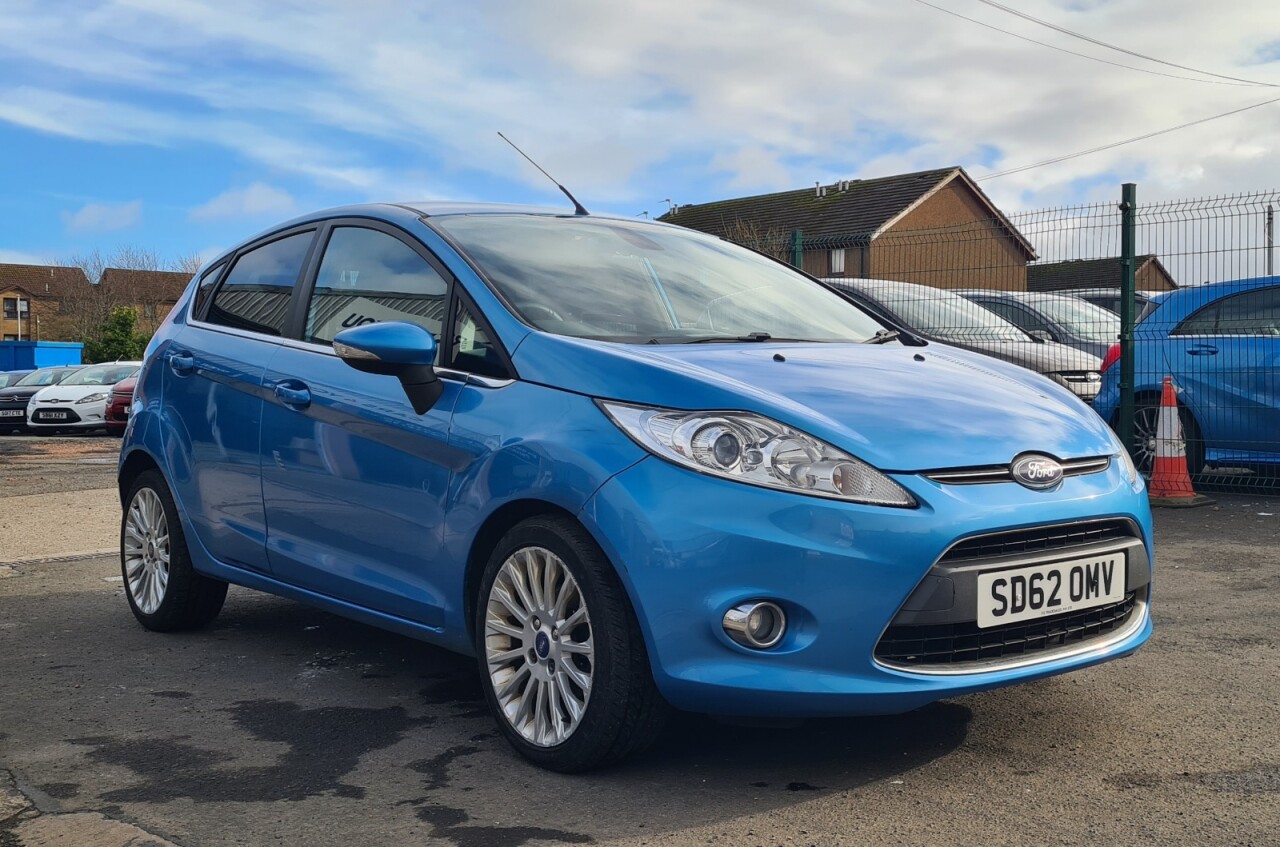 ONE N' ONLY Fiesta　×４ 2012 Ford Fiesta 1.4 Titanium 5D 96 BHP £4,495