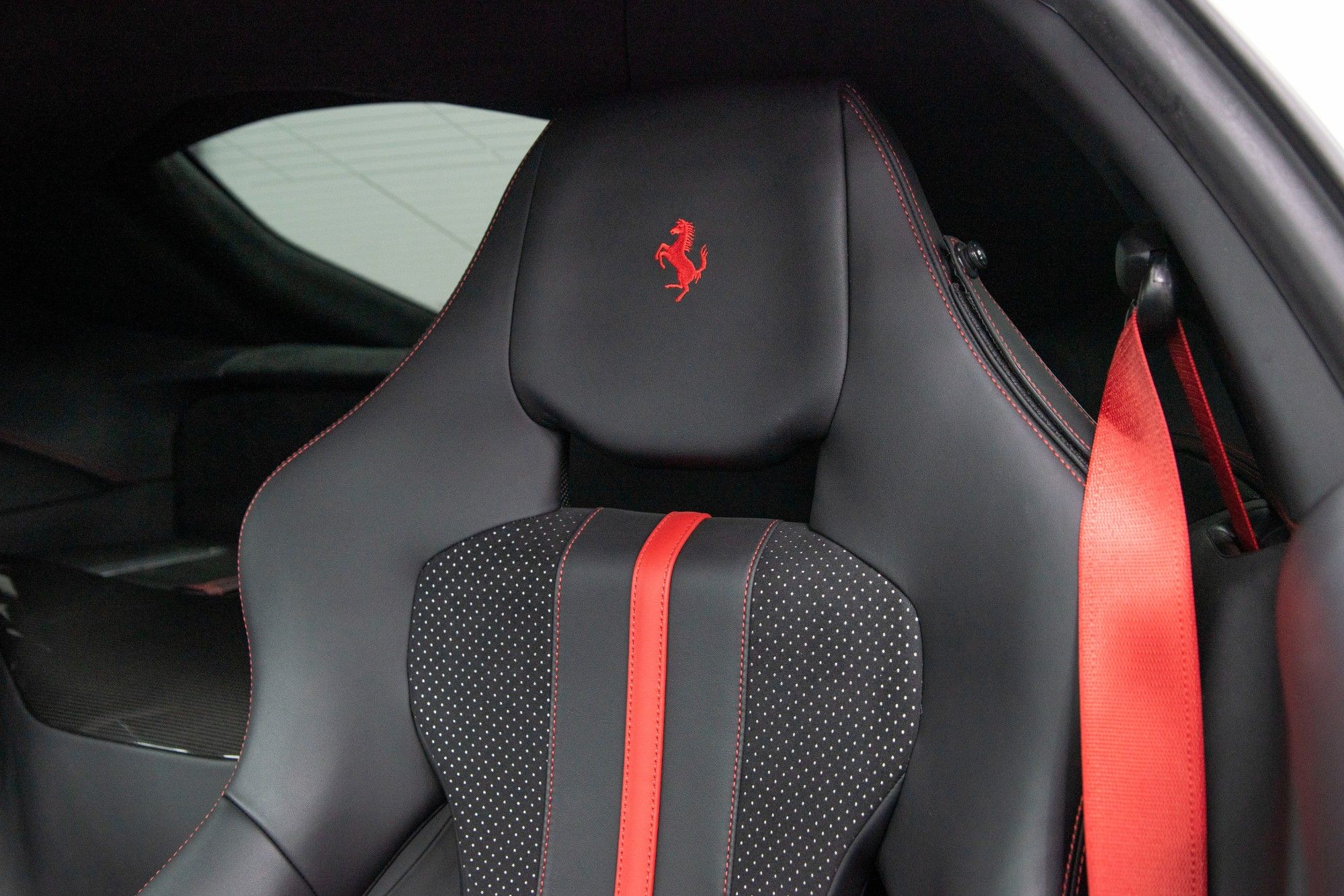 USED 2018 67 FERRARI 812 SUPERFAST 6.5 BCE 