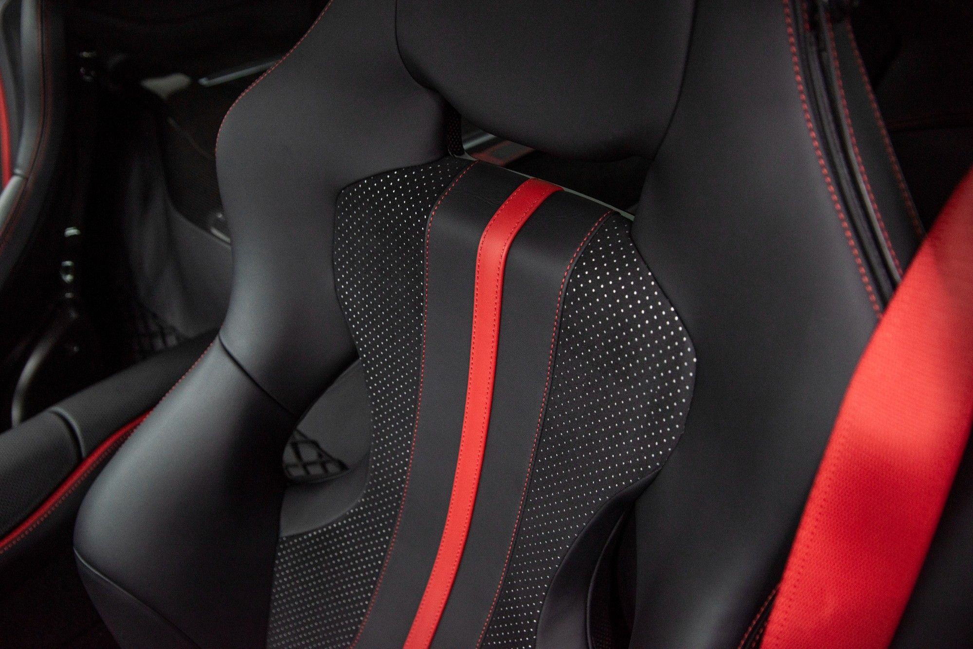 USED 2018 67 FERRARI 812 SUPERFAST 6.5 BCE 