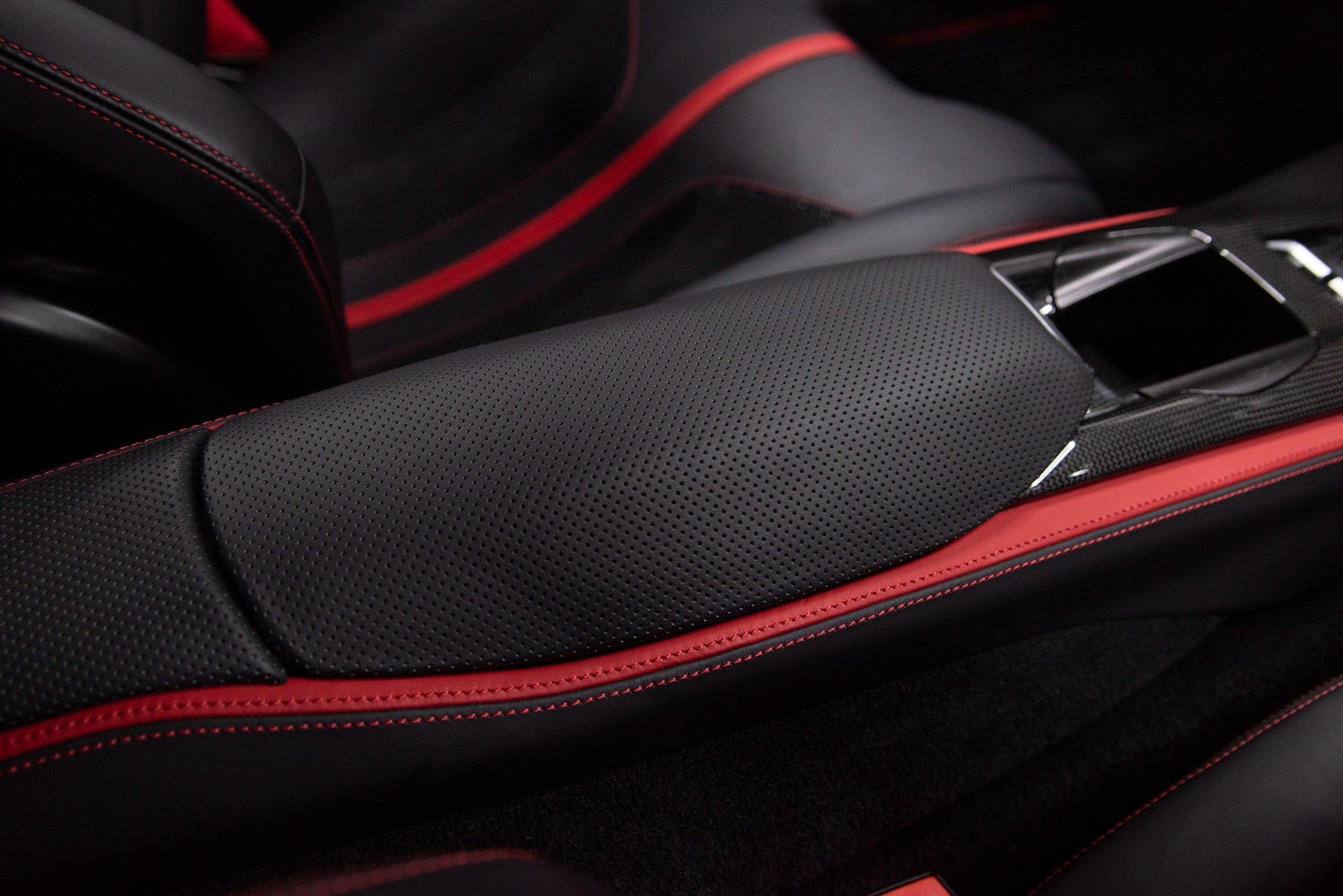 USED 2018 67 FERRARI 812 SUPERFAST 6.5 BCE 