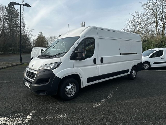 2018 68 Peugeot Boxer 2.0 BLUE HDI 335 L3H2 PROFESSIONAL P/V 130 BHP