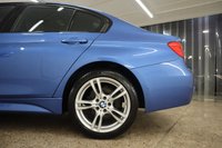 USED 2015 15 BMW 3 SERIES 2.0 320I XDRIVE M SPORT 4d 181 BHP IN STUNNING ESTORIL BLUE WITH DIGITAL BMW SERVICE RECORD AND FITTED WITH GREAT FACTORY OPTIONS