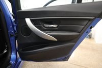 USED 2015 15 BMW 3 SERIES 2.0 320I XDRIVE M SPORT 4d 181 BHP IN STUNNING ESTORIL BLUE WITH DIGITAL BMW SERVICE RECORD AND FITTED WITH GREAT FACTORY OPTIONS