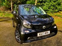 USED 2017 17 SMART FORTWO 0.9 PRIME PREMIUM T 2d AUTO 90 BHP APPLE PLAY//REAR PARK SENSORS // MERC UK + 1 LADY OWNER//PANORAMIC GLASS ROOF WITH BLIND//BLACK LEATHER//AIRCON//BLUETOOTH//DAB AUTO 90 BHP  //REAR PARK SENSORS // MERC UK + 1 LADY OWNER//PANORAMIC GLASS ROOF WITH BLIND//BLACK LEATHER//AIRCON//BLUETOOTH//DAB