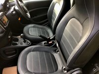 USED 2017 17 SMART FORTWO 0.9 PRIME PREMIUM T 2d AUTO 90 BHP APPLE PLAY//REAR PARK SENSORS // MERC UK + 1 LADY OWNER//PANORAMIC GLASS ROOF WITH BLIND//BLACK LEATHER//AIRCON//BLUETOOTH//DAB AUTO 90 BHP  //REAR PARK SENSORS // MERC UK + 1 LADY OWNER//PANORAMIC GLASS ROOF WITH BLIND//BLACK LEATHER//AIRCON//BLUETOOTH//DAB
