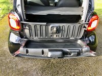 USED 2017 17 SMART FORTWO 0.9 PRIME PREMIUM T 2d AUTO 90 BHP APPLE PLAY//REAR PARK SENSORS // MERC UK + 1 LADY OWNER//PANORAMIC GLASS ROOF WITH BLIND//BLACK LEATHER//AIRCON//BLUETOOTH//DAB AUTO 90 BHP  //REAR PARK SENSORS // MERC UK + 1 LADY OWNER//PANORAMIC GLASS ROOF WITH BLIND//BLACK LEATHER//AIRCON//BLUETOOTH//DAB