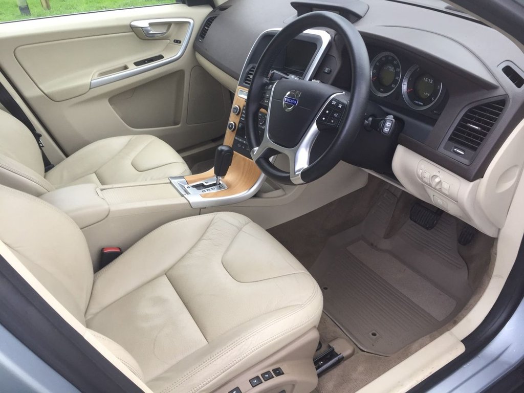 USED 2009 09 VOLVO XC60 2.4 D5 SE LUX PREMIUM AWD 5d 205 BHP DRIVERS SUPPORT PACK / WINTER PACK