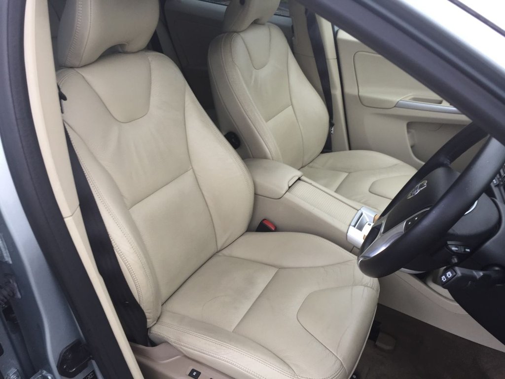 USED 2009 09 VOLVO XC60 2.4 D5 SE LUX PREMIUM AWD 5d 205 BHP DRIVERS SUPPORT PACK / WINTER PACK