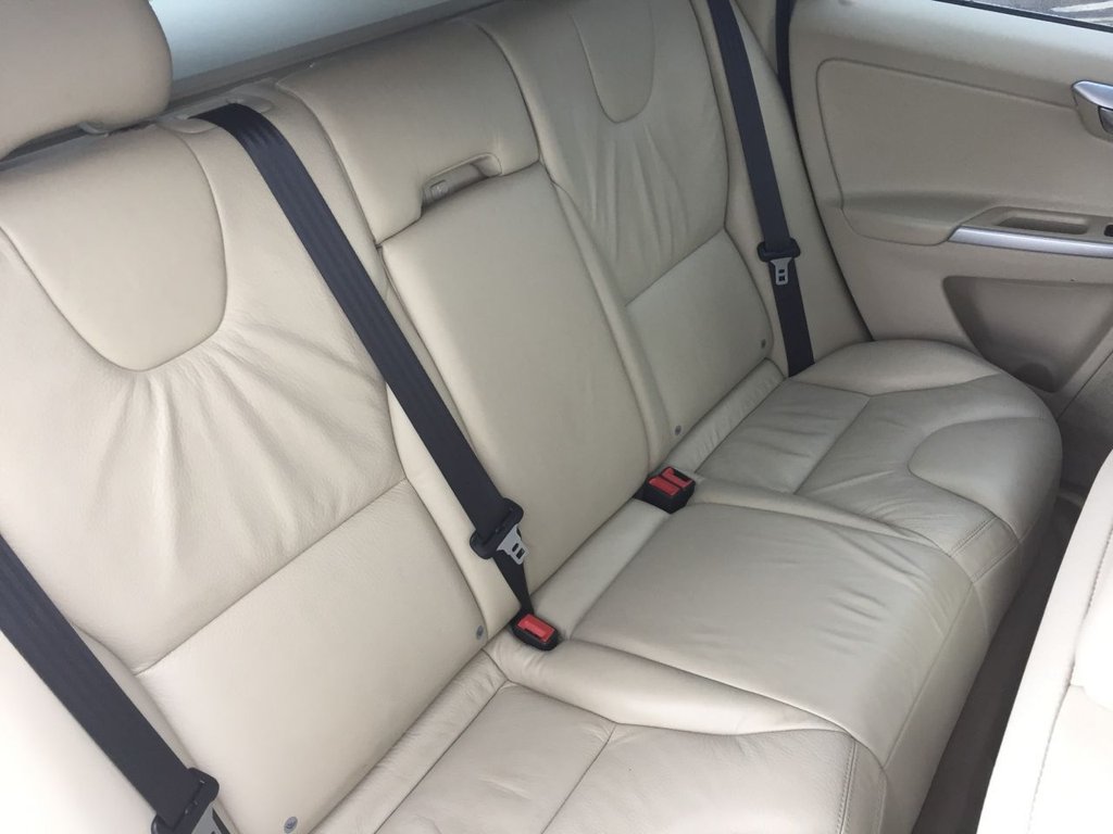 USED 2009 09 VOLVO XC60 2.4 D5 SE LUX PREMIUM AWD 5d 205 BHP DRIVERS SUPPORT PACK / WINTER PACK