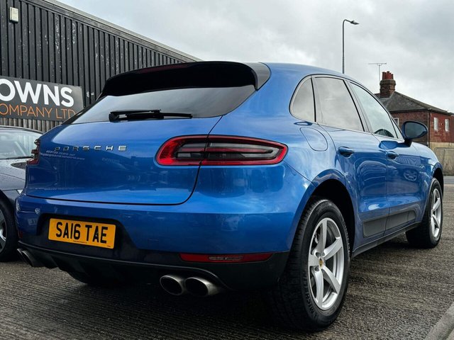 2016 PORSCHE MACAN 3.0L D S PDK 5d 258 BHP - Photo 5