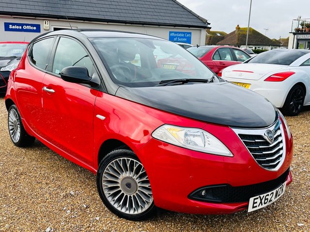 2012 62 Chrysler Ypsilon 0.9 BLACK AND RED TWINAIR  5d 85 BHP