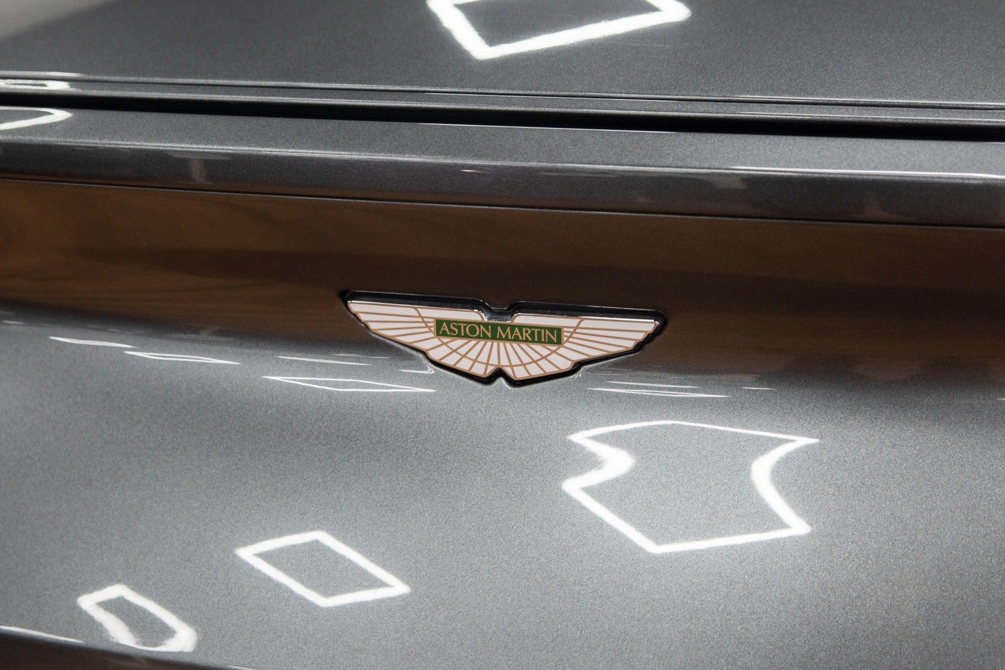 USED 2016 D ASTON MARTIN DB11 5.2 V12 