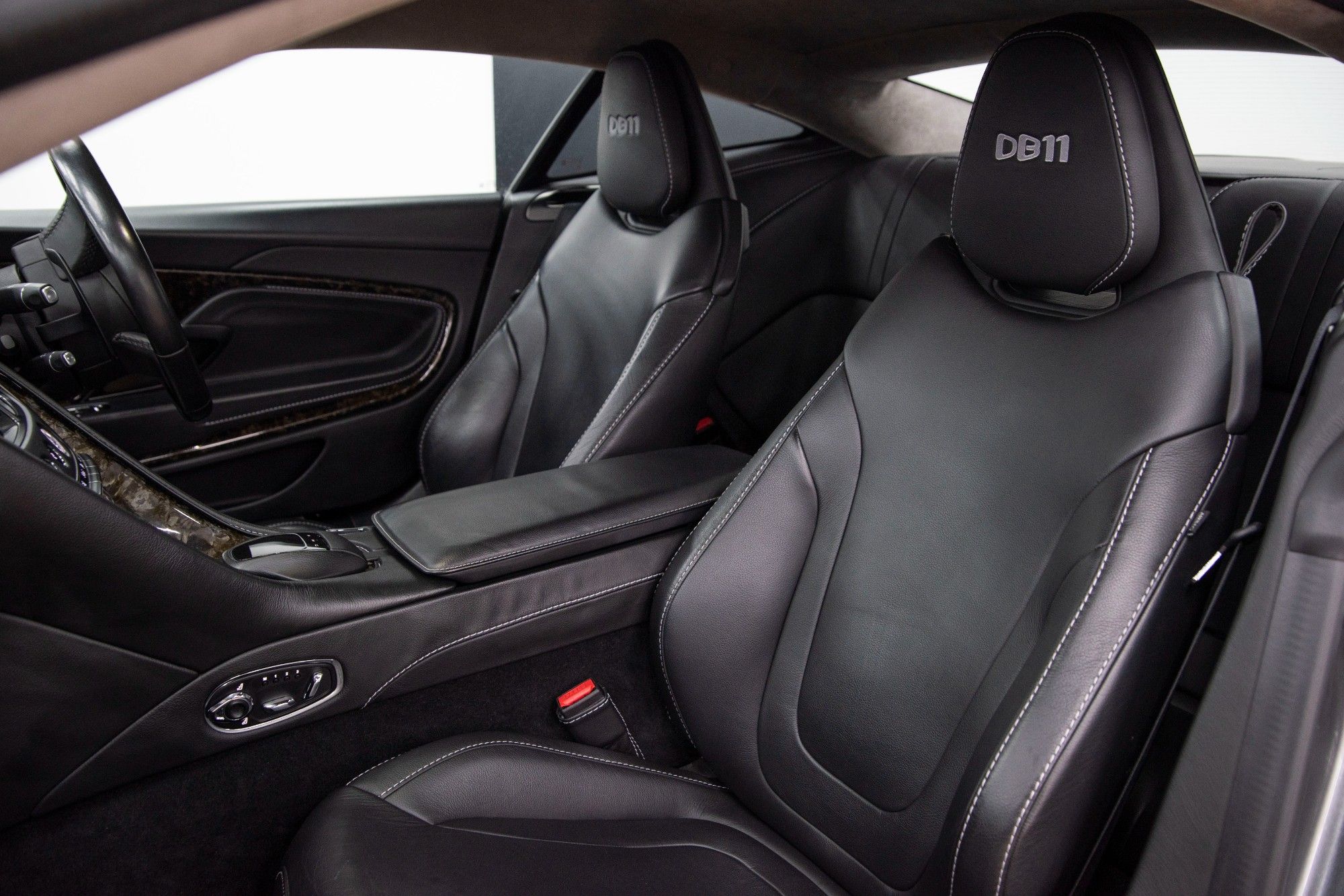 USED 2016 D ASTON MARTIN DB11 5.2 V12 