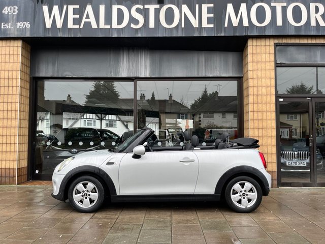 2018 68 MINI Convertible 1.5 COOPER CLASSIC 2d 134 BHP