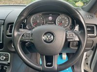 USED 2016 66 VOLKSWAGEN TOUAREG 3.0 V6 R-LINE TDI BLUEMOTION TECHNOLOGY 5d 262 BHP ONE PRE-FULL VW HISTORY-TOW BAR