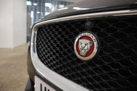 USED 2015 15 JAGUAR XE 2.0 PORTFOLIO 4d 178 BHP STUNNING COLOUR COMBINATION WITH THE LIGHT GREY INTERIOR VERY LOW MILES