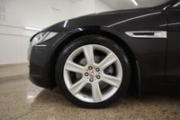 USED 2015 15 JAGUAR XE 2.0 PORTFOLIO 4d 178 BHP STUNNING COLOUR COMBINATION WITH THE LIGHT GREY INTERIOR VERY LOW MILES
