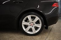 USED 2015 15 JAGUAR XE 2.0 PORTFOLIO 4d 178 BHP STUNNING COLOUR COMBINATION WITH THE LIGHT GREY INTERIOR VERY LOW MILES