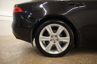 USED 2015 15 JAGUAR XE 2.0 PORTFOLIO 4d 178 BHP STUNNING COLOUR COMBINATION WITH THE LIGHT GREY INTERIOR VERY LOW MILES