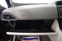 USED 2015 15 JAGUAR XE 2.0 PORTFOLIO 4d 178 BHP STUNNING COLOUR COMBINATION WITH THE LIGHT GREY INTERIOR VERY LOW MILES