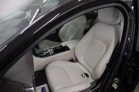 USED 2015 15 JAGUAR XE 2.0 PORTFOLIO 4d 178 BHP STUNNING COLOUR COMBINATION WITH THE LIGHT GREY INTERIOR VERY LOW MILES