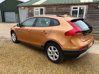 USED 2013 VOLVO V40 D2 CROSS COUNTRY SE Sensors, DAB, Great Condition