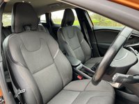 USED 2013 VOLVO V40 D2 CROSS COUNTRY SE Sensors, DAB, Great Condition