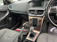 USED 2013 VOLVO V40 D2 CROSS COUNTRY SE Sensors, DAB, Great Condition